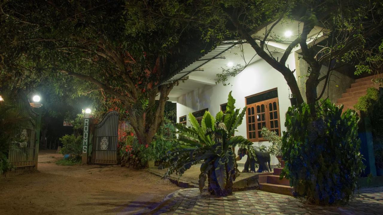 The King'S Garden Resort 담불라 외부 사진